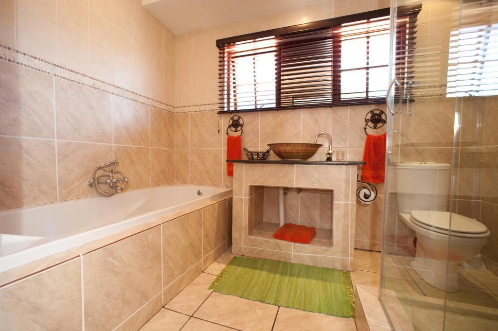 Rise And Shine Lodge Bloemfontein Room photo